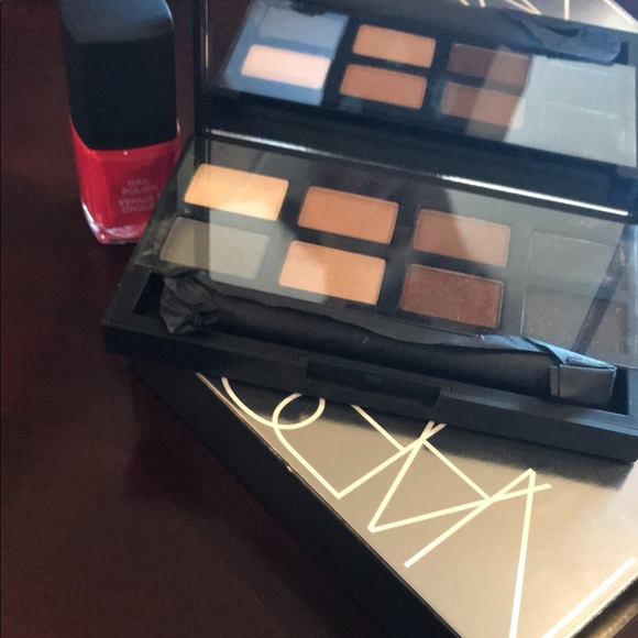 Narssist Makeup - Picture 3 of 4